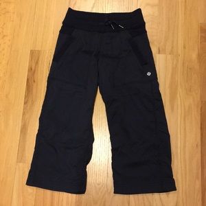 LIKE NEW Lululemon Navy Size 2 Studio Crop